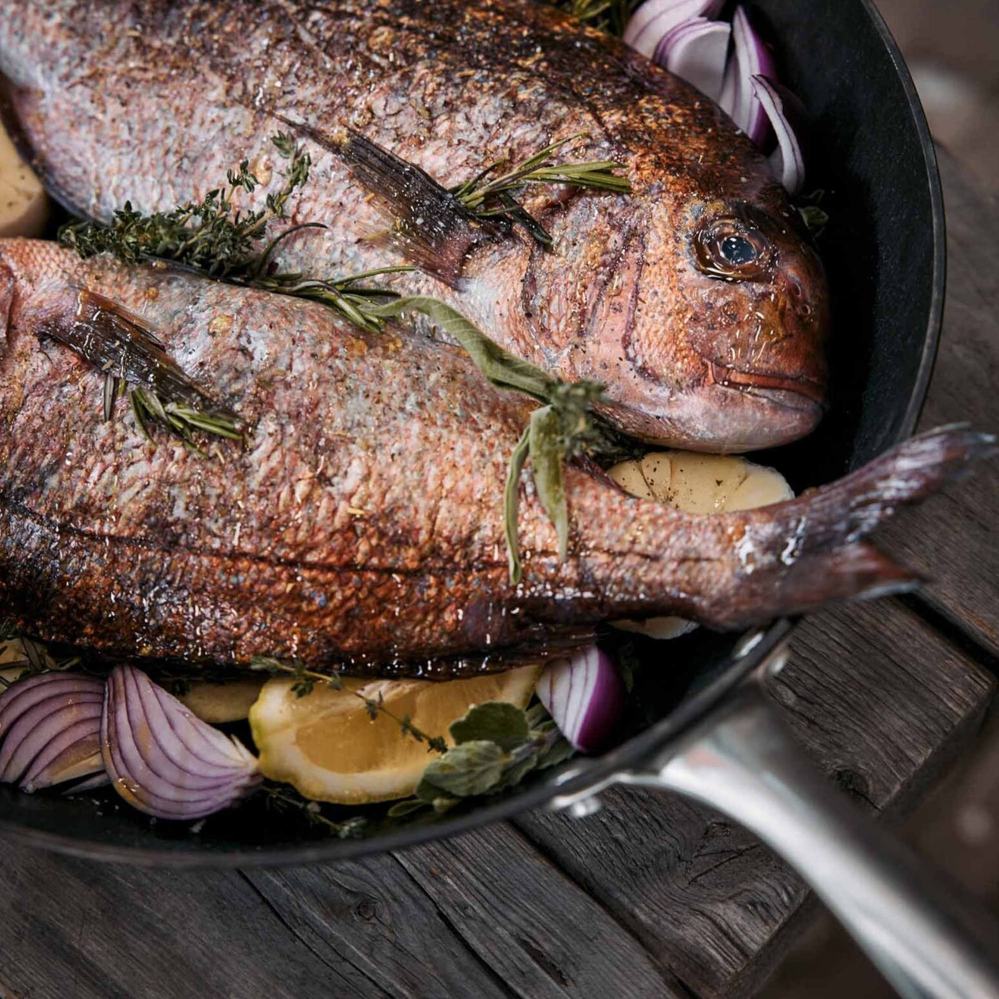 Skottsberg Wok Cast Iron Ambiente