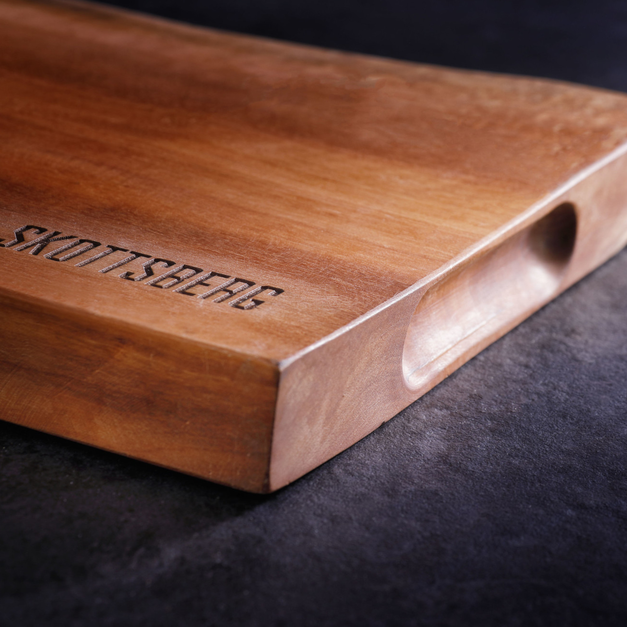 Skottsberg Servierbrett Wood Works 35 x 18 cm Griffmulde