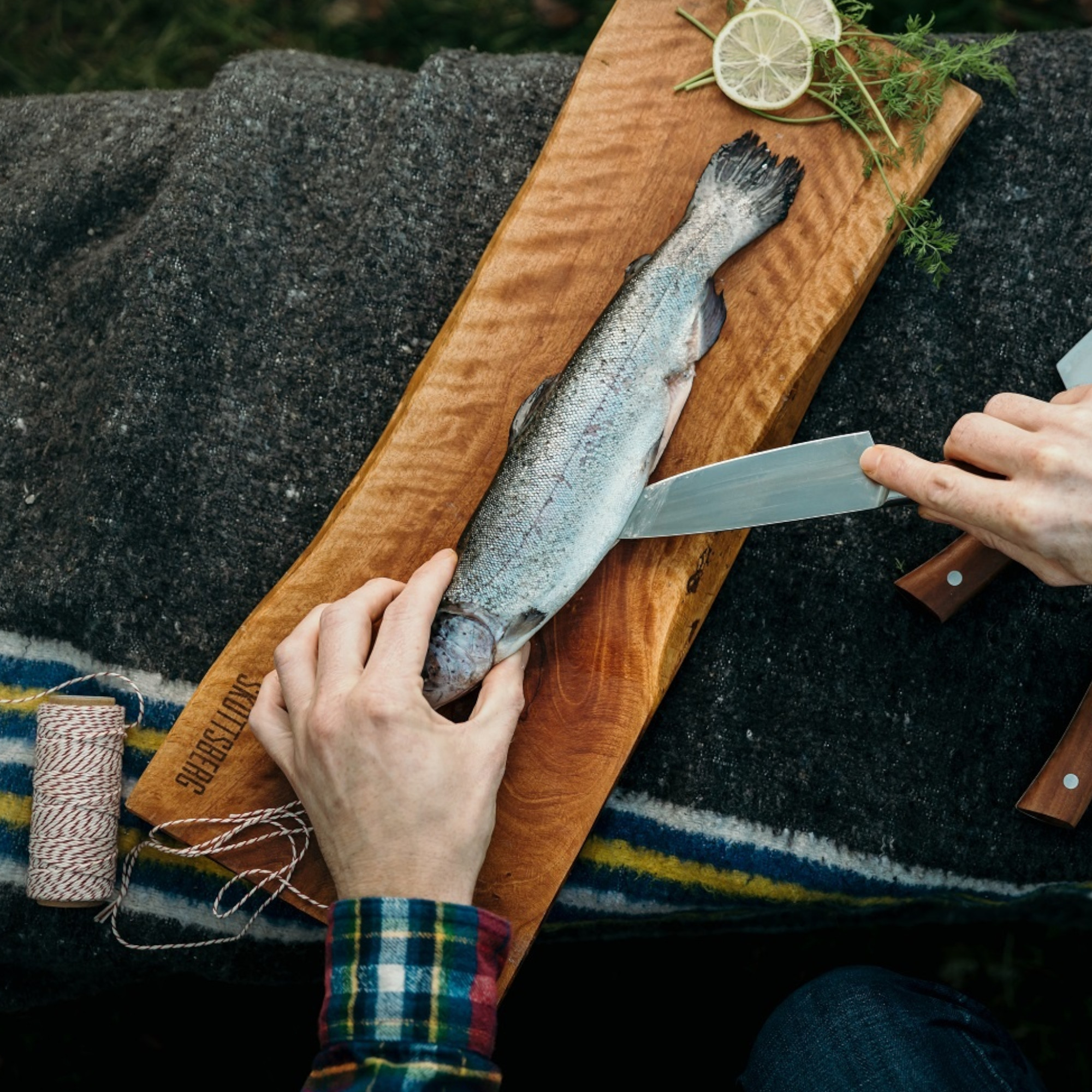 Skottsberg Servierbrett Wood Works 45x35 cm aus nachhaltigem Longan-Holz